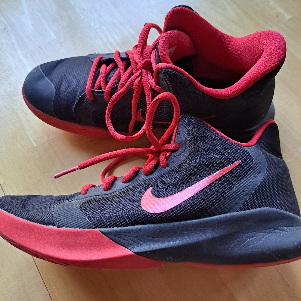 Men's Nike Air Precision III Basketball Sneaker Size 7.5